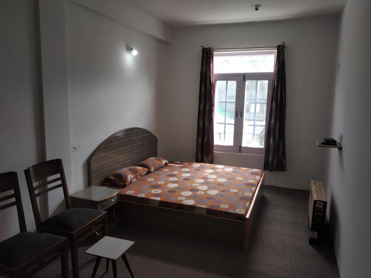 The Ile Otel Srīnagar Dış mekan fotoğraf