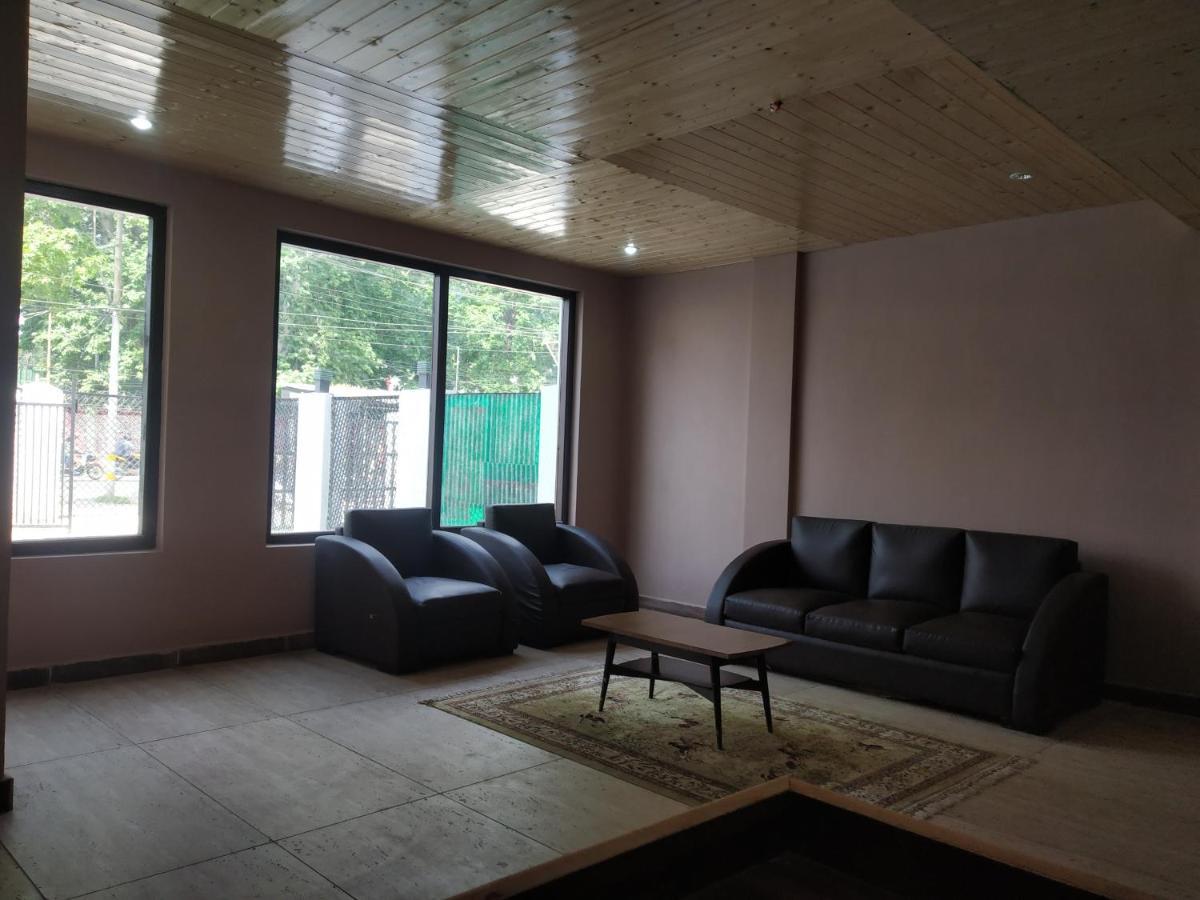The Ile Otel Srīnagar Dış mekan fotoğraf