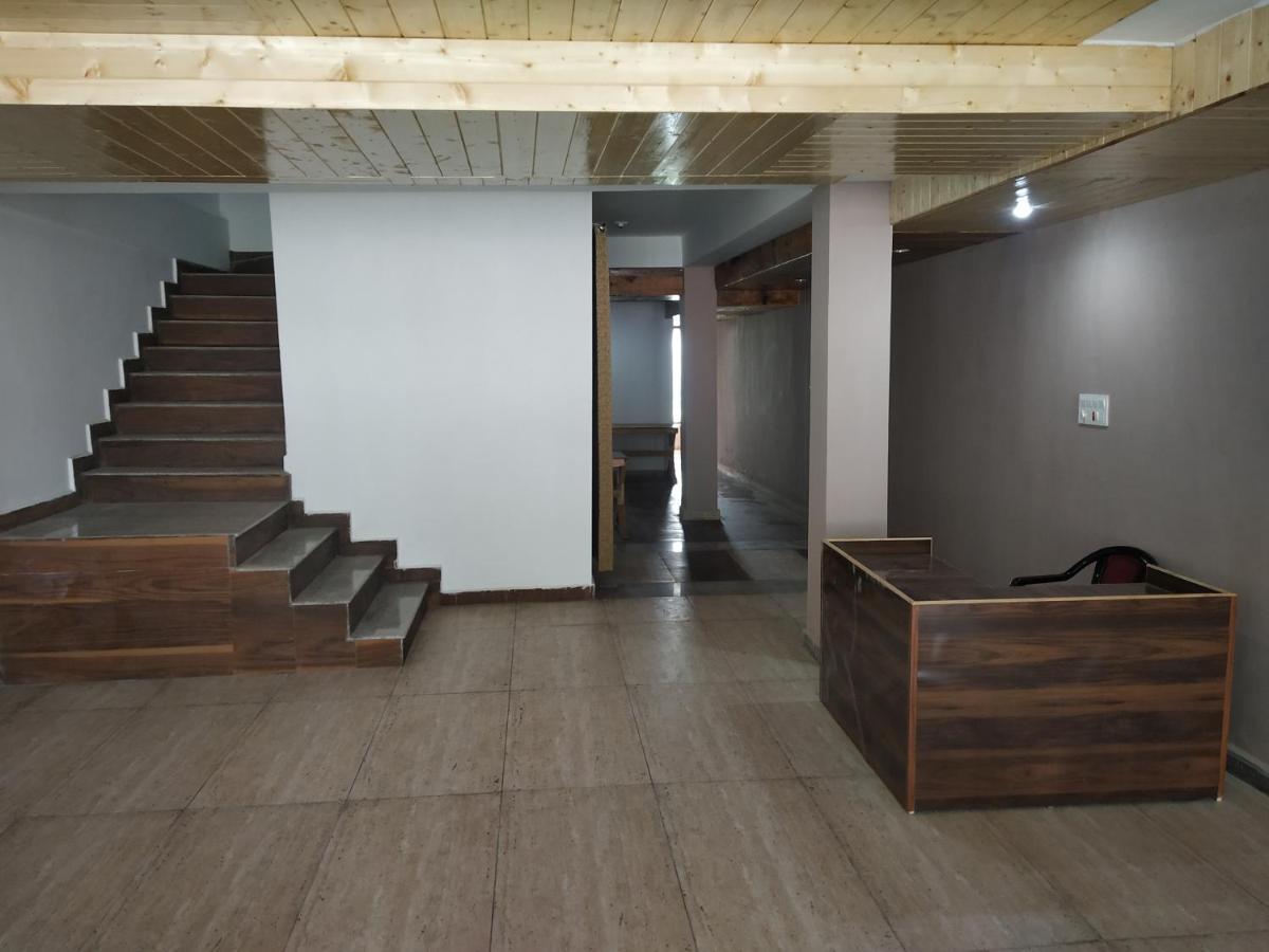 The Ile Otel Srīnagar Dış mekan fotoğraf