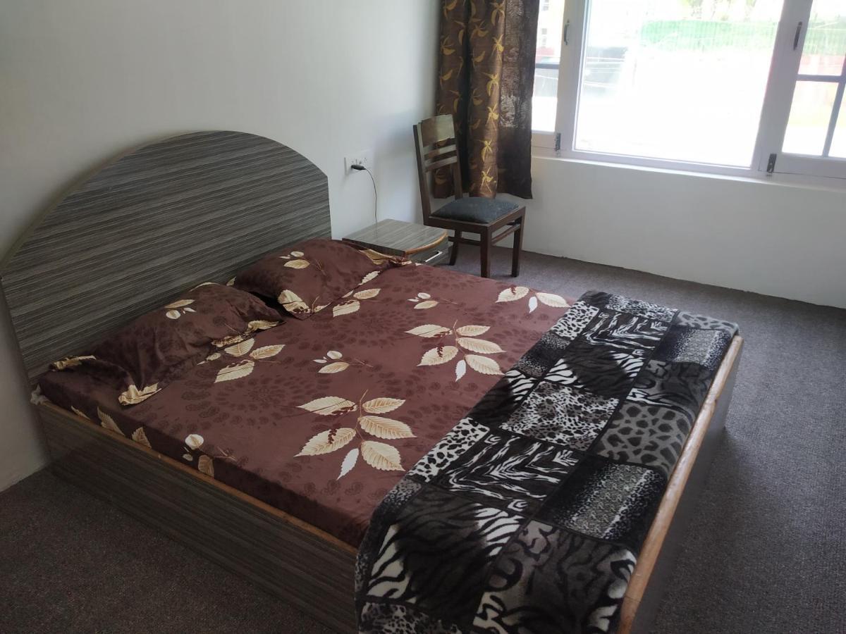The Ile Otel Srīnagar Dış mekan fotoğraf