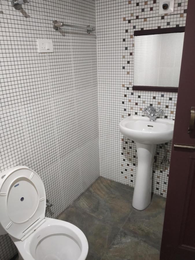 The Ile Otel Srīnagar Dış mekan fotoğraf
