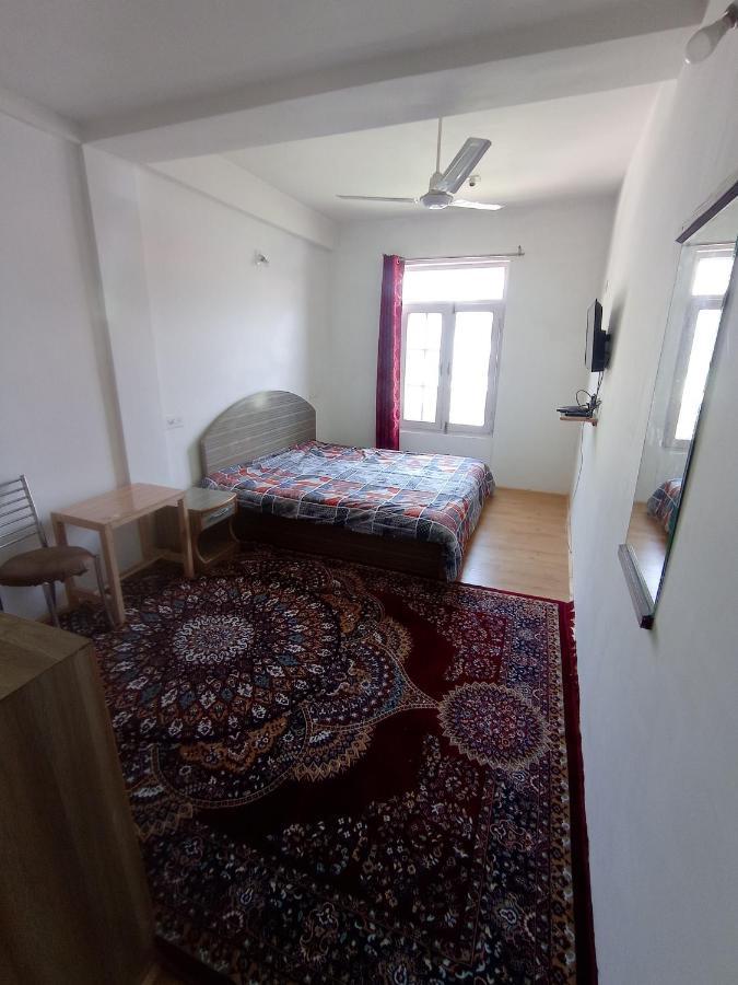 The Ile Otel Srīnagar Dış mekan fotoğraf