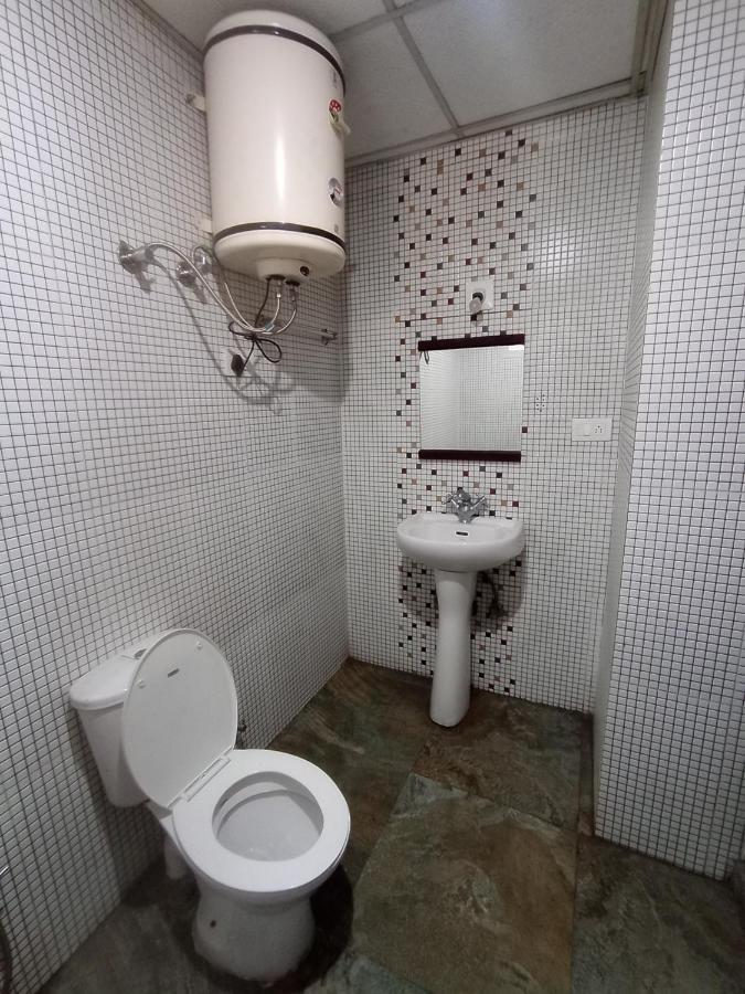 The Ile Otel Srīnagar Dış mekan fotoğraf